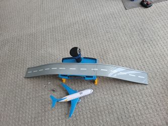 Airplane airport toy