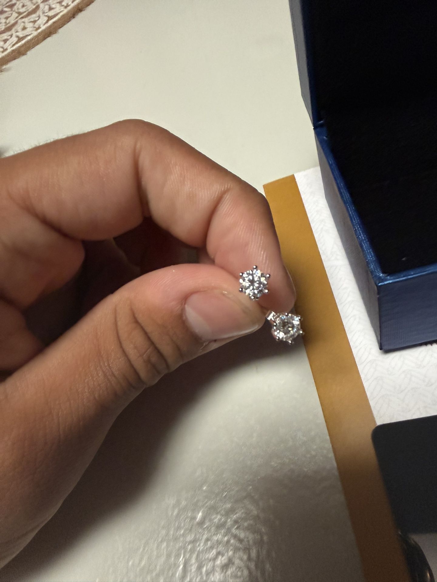 VVS1 Moissanite Stud Earrings
