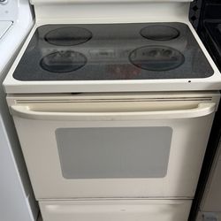 GE Electric Stove