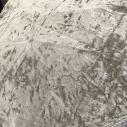 🎄 Velvet Skirt New Retail $100 New