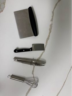 Kitchen utensils in excellent condition all for $15