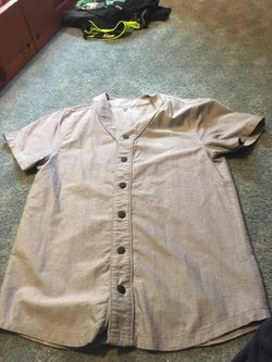 Men’s Size Large Shirt Sleeve Button Down Shirt