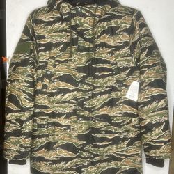 Obey Blizzard Poplin Jacket Tiger Camo Size S fits Like L for Sale in Los Angeles CA OfferUp
