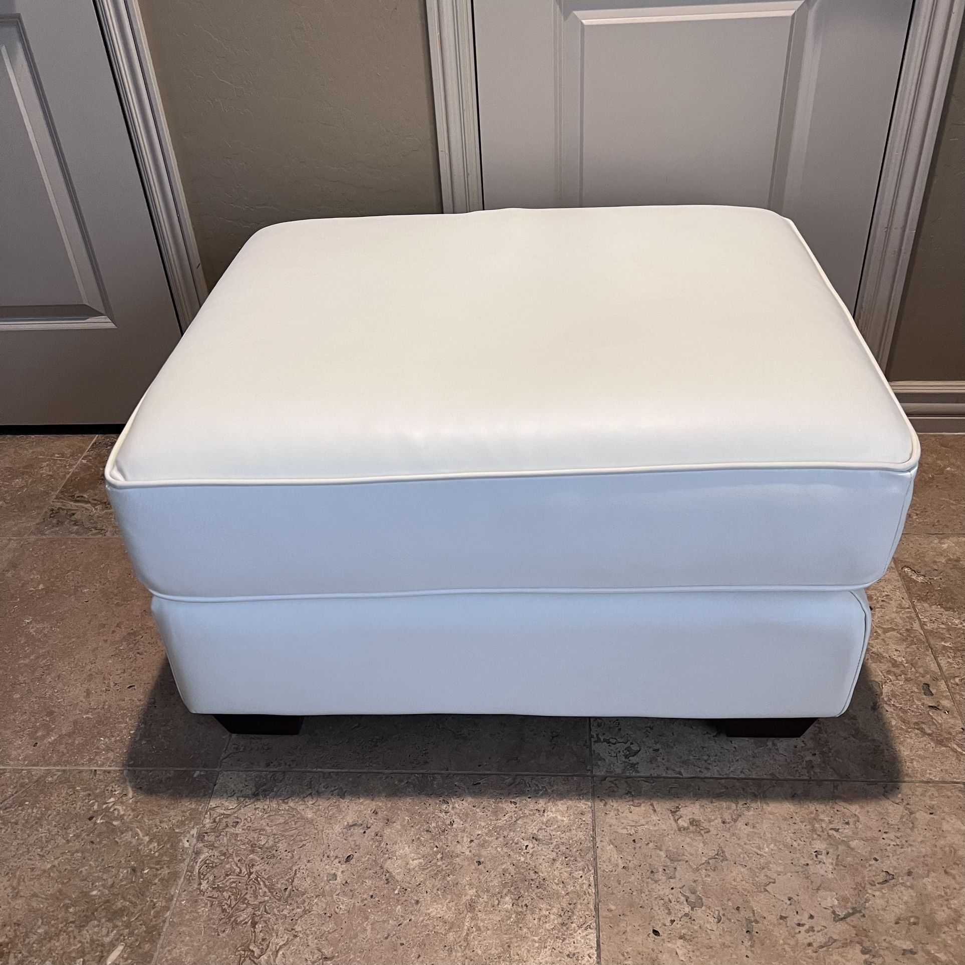 Pottery Barn York Large Top Grain Leather Ottoman Footstool - White / Chalk