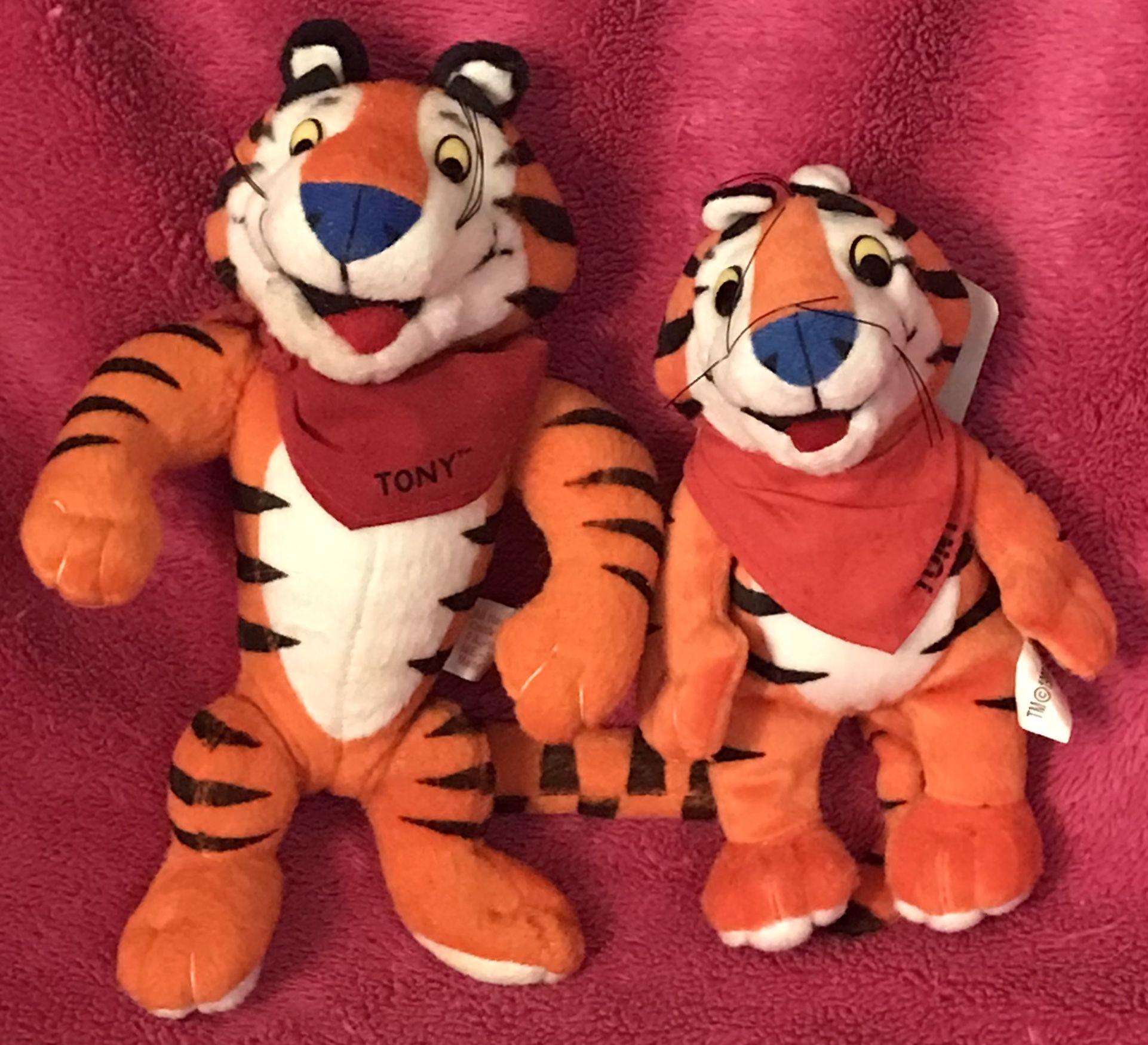 Kellogg’s Plush Set Of 2 1997 & 1999 Tony the Tiger NEW! 