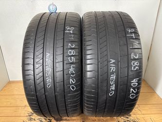 2 tires 285 40 20 Pirelli p zero pz4 high tread no repairs