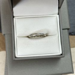 14k White Gold Diamond Band Ring