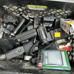 CAMERA FLASH BULB EQUIPMENT $10 & UP EACH DISCOUNT FOR MULTIPLE PURCHASE NIKON CANNON