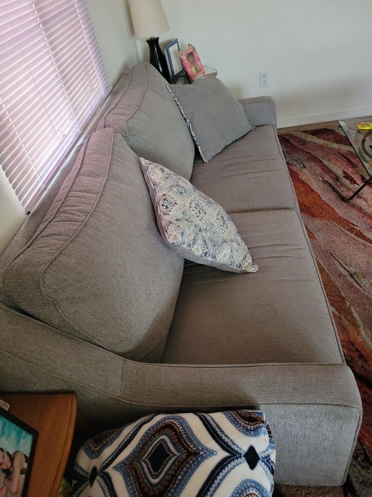 Couch With 2 Decor Pillows