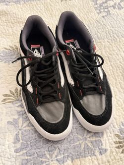 Vans Skate Wayvee Black/White/Red - Size 11 - Like New with Box.