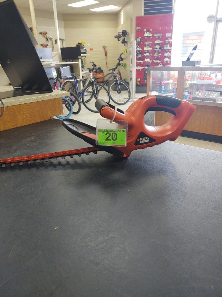 Black & Decker Cordless Hedge Trimmer
