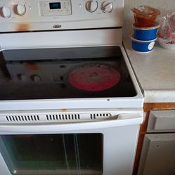 Free   2355 e olive ave only one works and oven works very good just kind of dirty