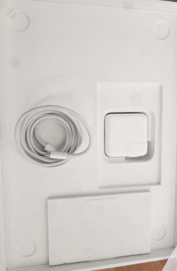 MACBOOK AIR M1