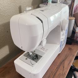 Brother RLX3817 17-Stitch Sewing Machine, White(Renewed)