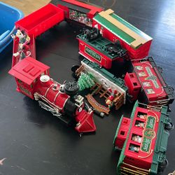 Mickey Christmas Train 