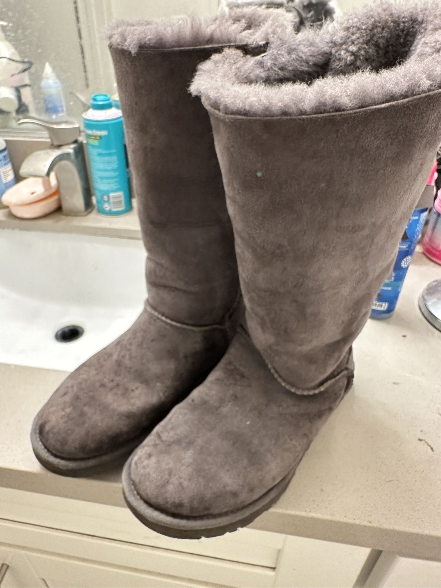 UGG Australia Bailey Bow II Boots - Women’s Size 6 - Gray