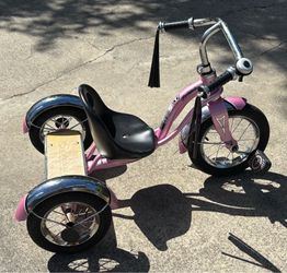 Schwinn Classic Roadster Pink Tricycle