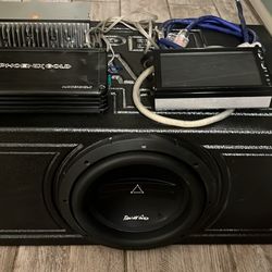 Subwoofer Whith Ported Box 2 Amps A Apple Car Play And Wires
