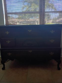 Lane Cedar/Mahogany Vintage Hope Chest