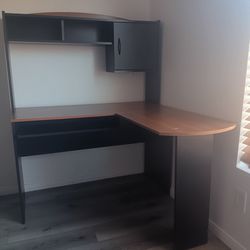 Large Office Desk With Rolling Office Chair