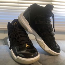 jordans max aura (gs)