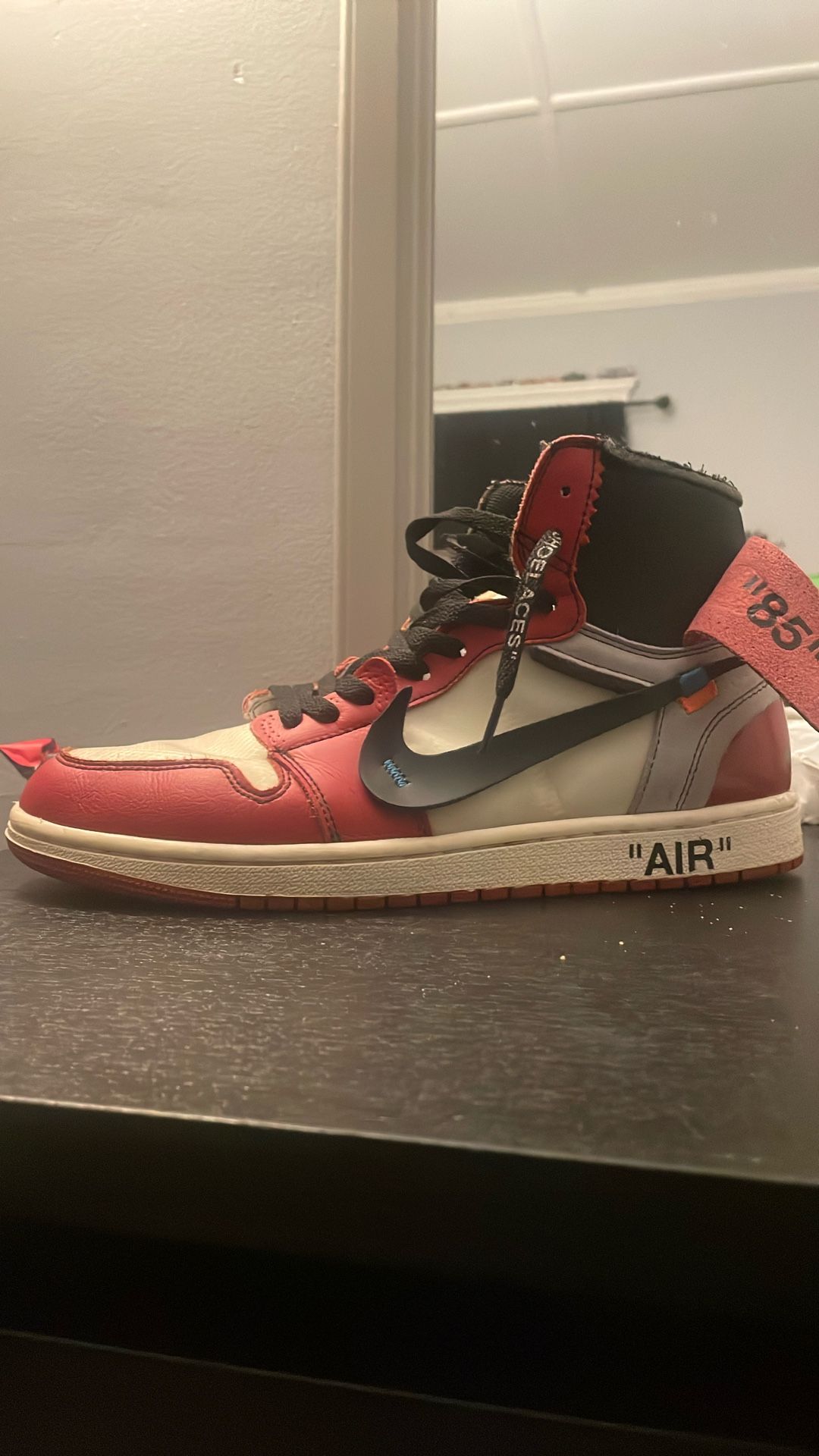 Jordan 1 off white chicago