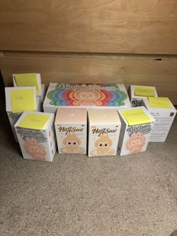 LABUBU BIG INTO ENERGY/HAVE A SEAT