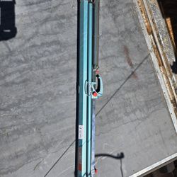 Vintage Da Light Challenger Projectir Screen Tripod