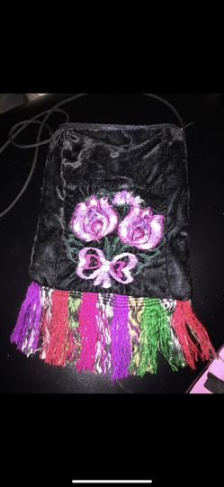 VELVET FLORAL PURSE WITH STRAP AND ZIPPER