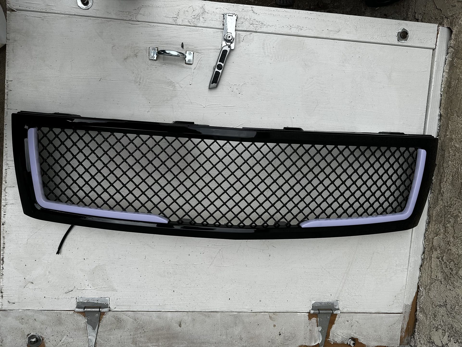 Chevy Silverado 1500 grill LED DRL year 2007/2013