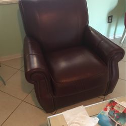 Leather Seat In a Great Looking Condition 