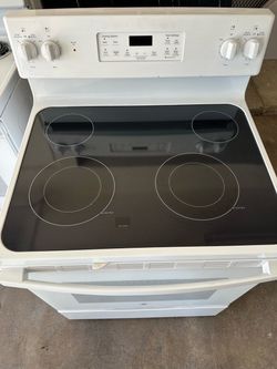 GE Electric Stove 30” (1 month warranty)