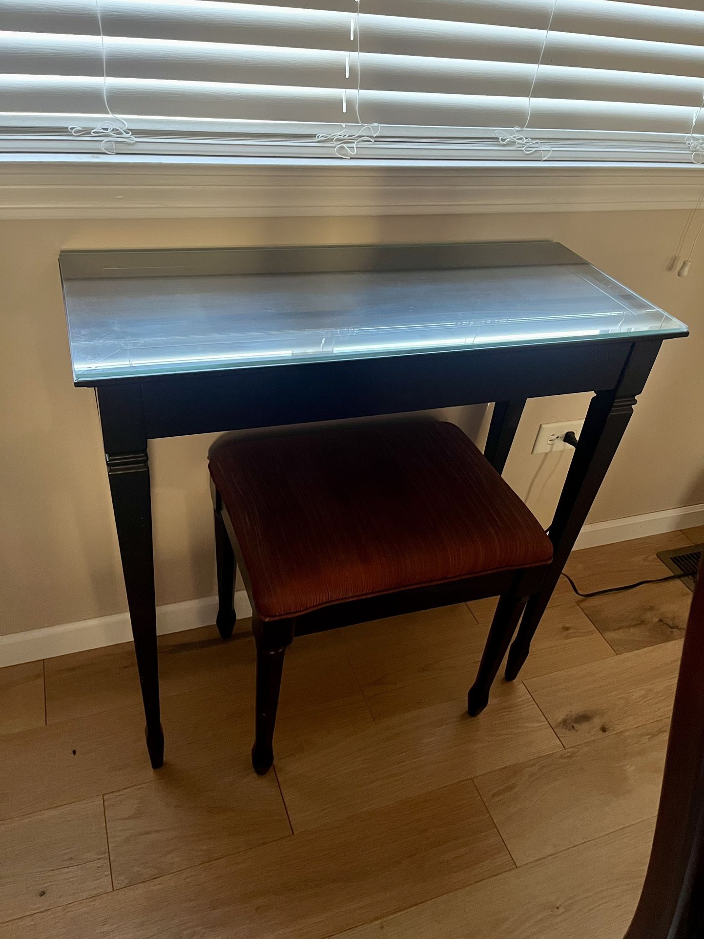 Wood Table With Stool & Glass Top