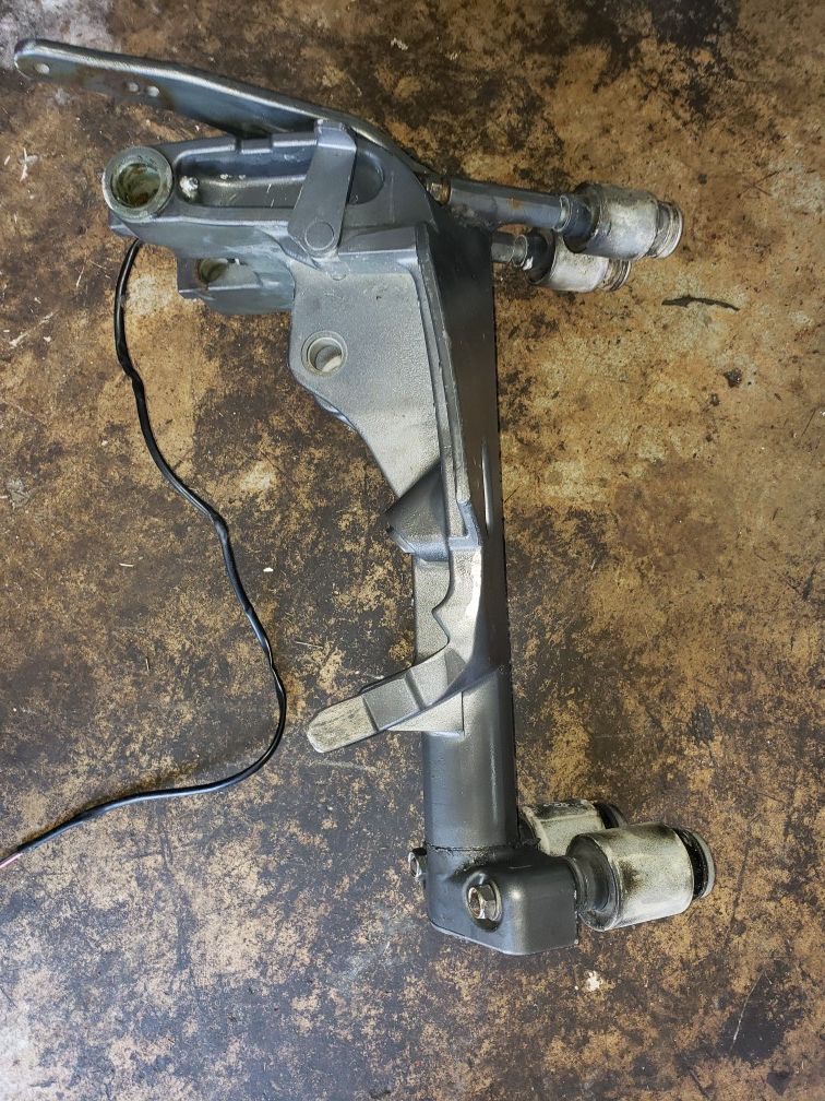 Yamaha outboard steering bracket and arm 25 " 150 175 200 hp for Sale in Cutler Bay, FL OfferUp
