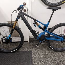 2022 Rocky Mountain Altitude Powerplay Carbon 70 mountain Bike