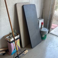 2 Foldable Stand Tables 