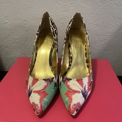 Women’s High heel Betsy Johnson Size  9 $45 Or Best Offer
