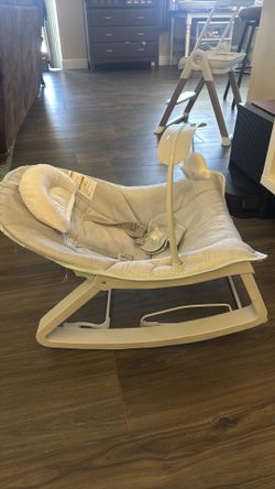 Baby vibrating chair