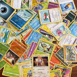100 Random Pokemon Card Lot
