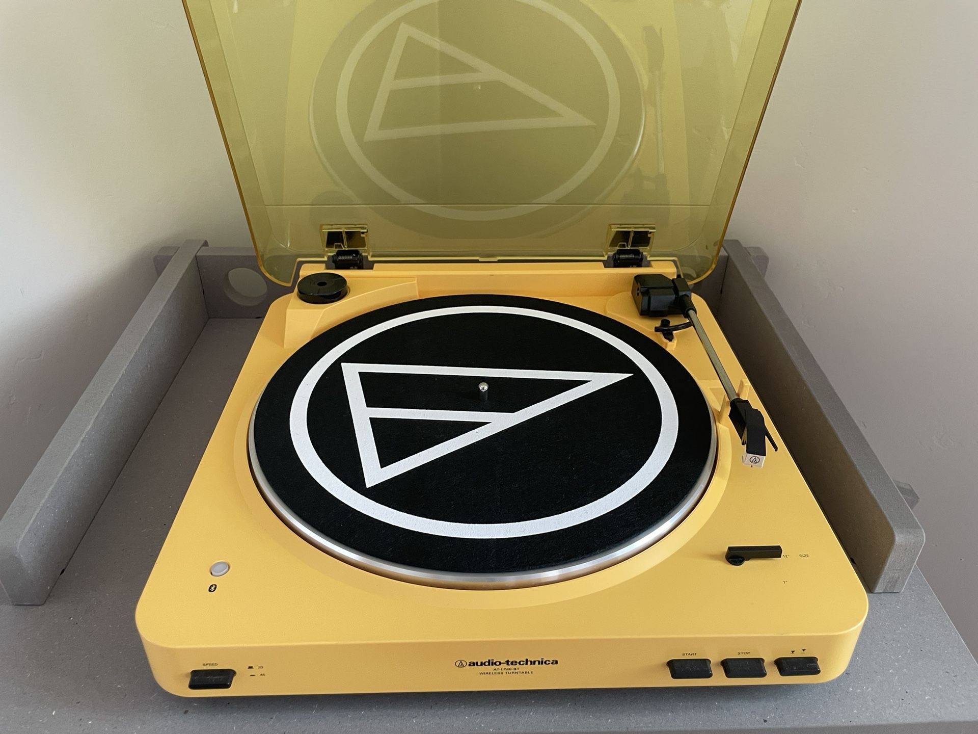 Audio Technica Turntable AT LP60 Bluetooth