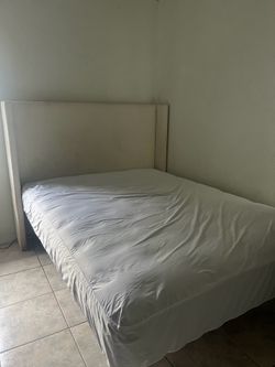 Queen Bed with Metal platform