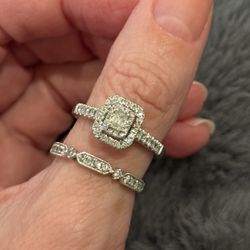 Diamond Ring - Engagement  /  Wedding Band Set