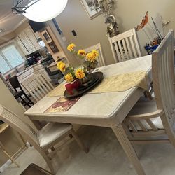 Dinette Set With 6 chairs 