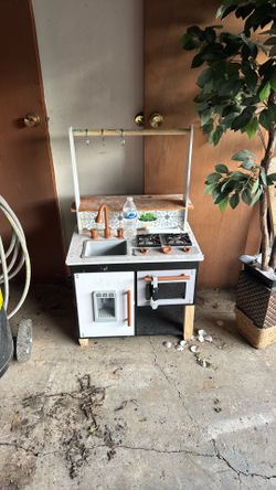 Play Kitchen 