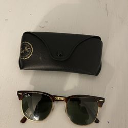 Ray Ban Clubmaster Classic Black & Gold Sunglass