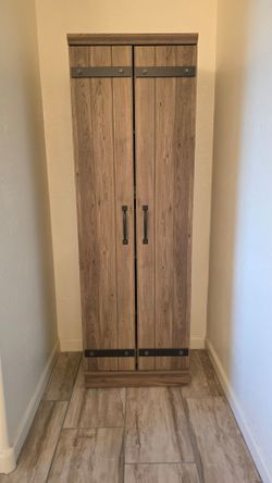 Storage cabinet
