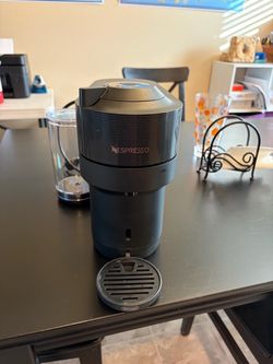 Nespresso Vertuo Next Coffee Maker by De'Longhi