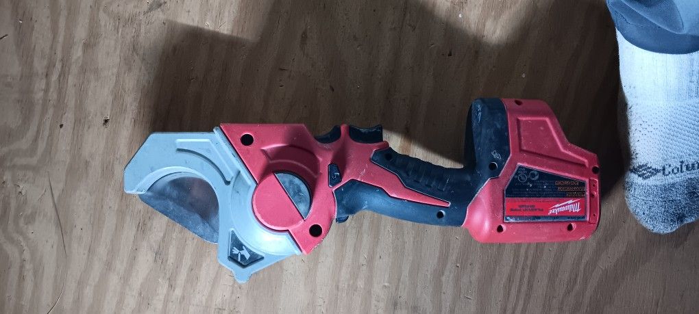 M12 MILWAUKEE SHEARS