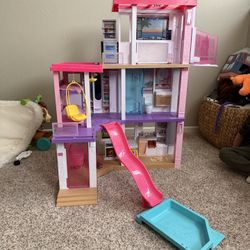 Barbie Dream House 