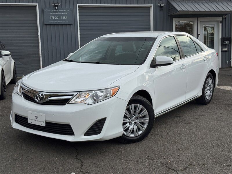 2014 Toyota Camry LE ONLY 58K MILES - 1 OWNER
